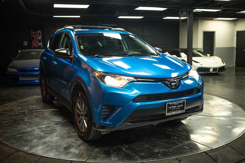 Used 2018 Toyota RAV4 LE w/ All Weather Liner Package FWD image 5