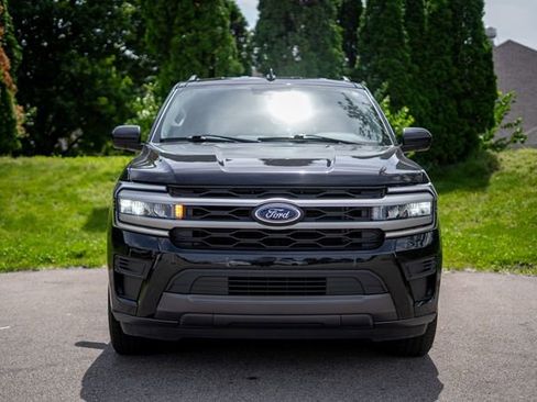 Used 2024 Ford Expedition XLT AWD/4WD image 2