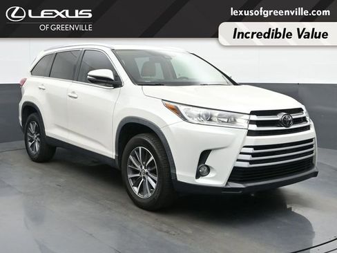 Used 2019 Toyota Highlander FWD V6 image 2