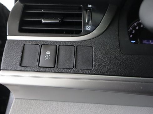 Used 2013 Toyota Camry LE FWD image 17