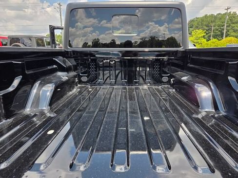 Used 2022 Jeep Gladiator Sport AWD/4WD image 30