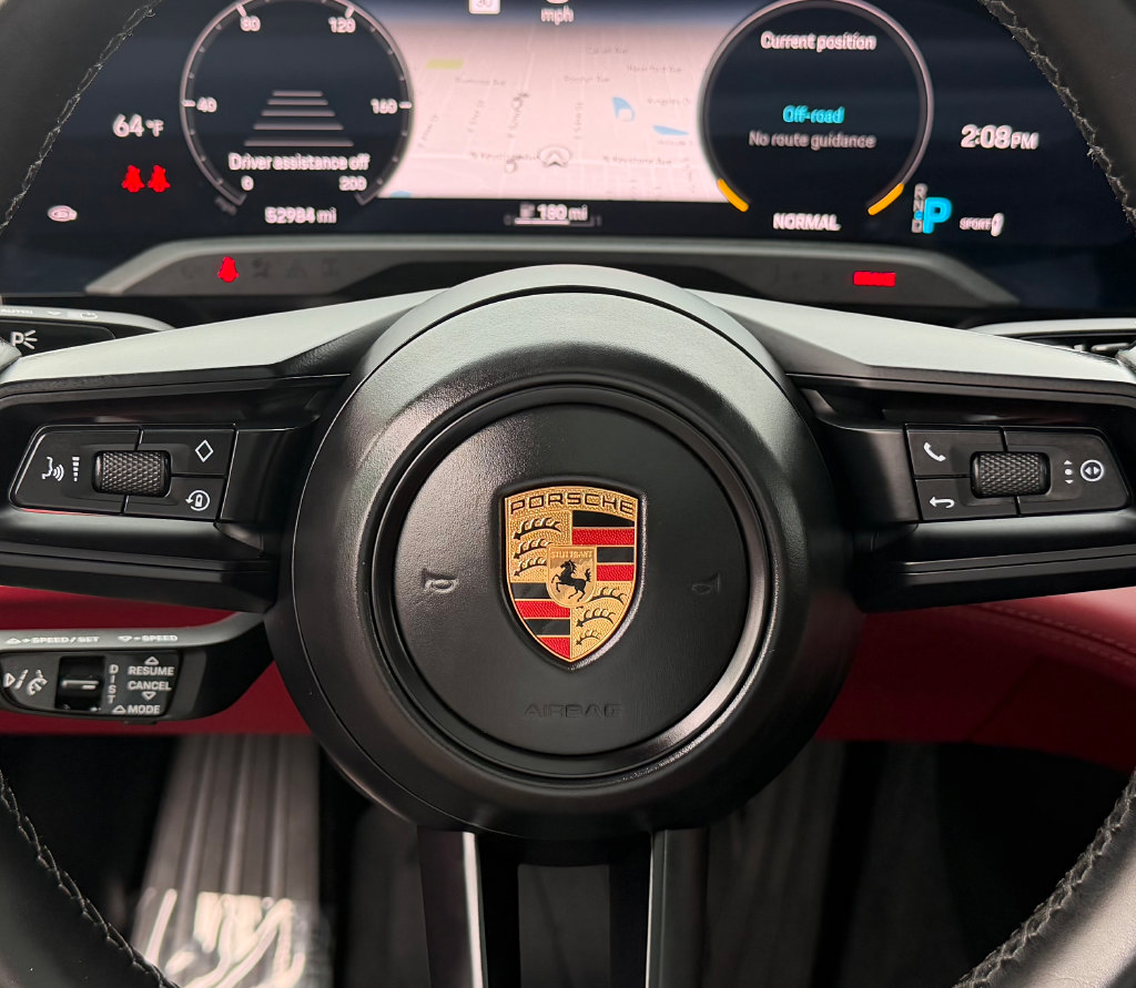 Used 2022 Porsche Taycan RWD image 33