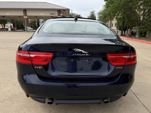 Used 2018 Jaguar XE RWD image 6