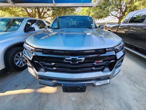 Used 2023 Chevrolet Colorado Z71 w/ Z71 Convenience Package 2 AWD/4WD image 2