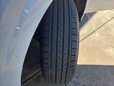 New 2025 Ford Maverick XLT image 34