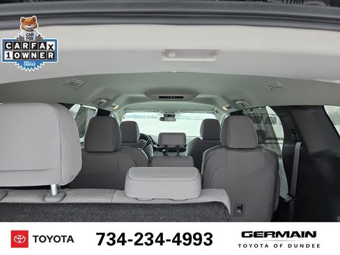Used 2025 Toyota Sienna LE image 26