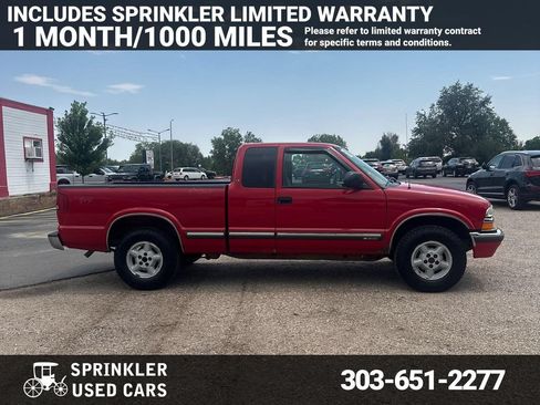 Used 2000 Chevrolet S10 Pickup LS w/ Preferred Equipment Group AWD/4WD image 1