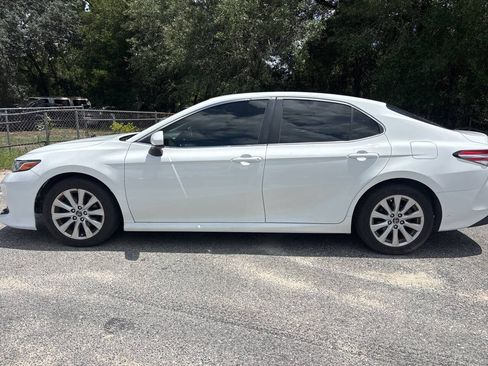 Used 2018 Toyota Camry LE FWD image 3
