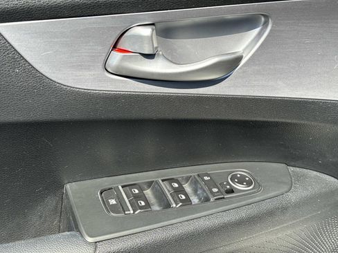 Used 2024 Kia Forte LXS FWD image 17