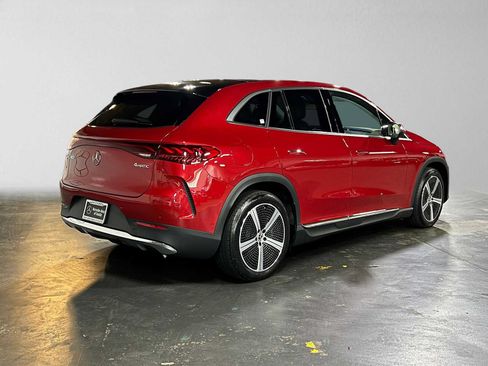 Used 2026 Mercedes-Benz EQE 320 4MATIC SUV image 3