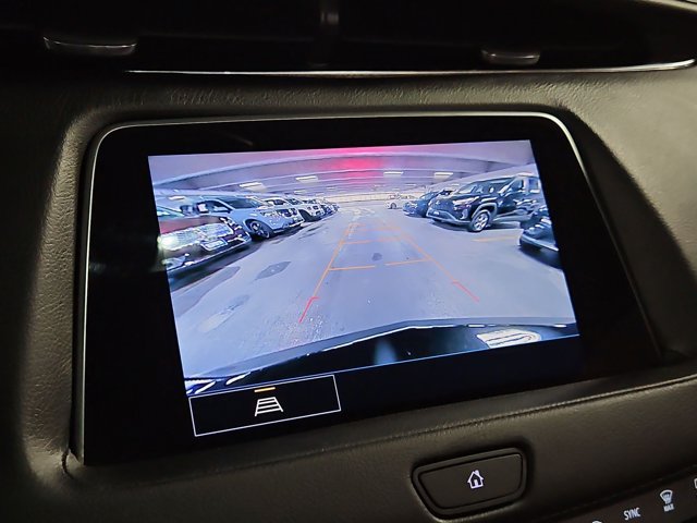 Used 2023 Cadillac XT4 Luxury w/ Cold Weather Package AWD/4WD image 13