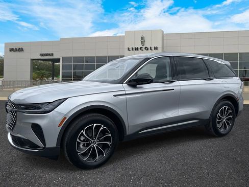 New 2026 Lincoln Nautilus Premier image 7