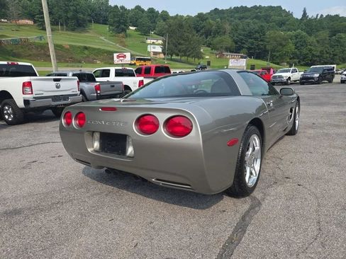 Used 2000 Chevrolet Corvette Coupe w/ Roof Pkg RWD image 6