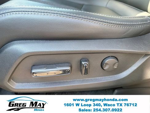 Used 2025 Honda Pilot Touring image 13