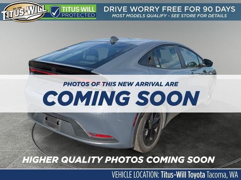 Used 2025 Toyota Prius LE FWD image 4