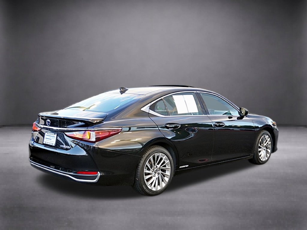 Used 2019 Lexus ES 300h w/ Accessory Package 2 FWD image 4