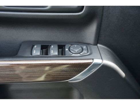 Used 2019 Chevrolet Silverado 1500 LT image 16