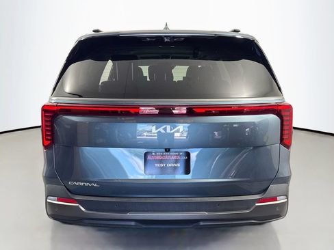 Used 2025 Kia Carnival SX Prestige FWD image 6