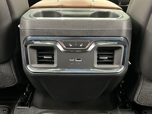 Used 2025 GMC Sierra 3500 Denali Ultimate image 42