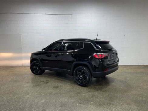 Used 2020 Jeep Compass Latitude w/ Popular Equipment Group AWD/4WD image 5