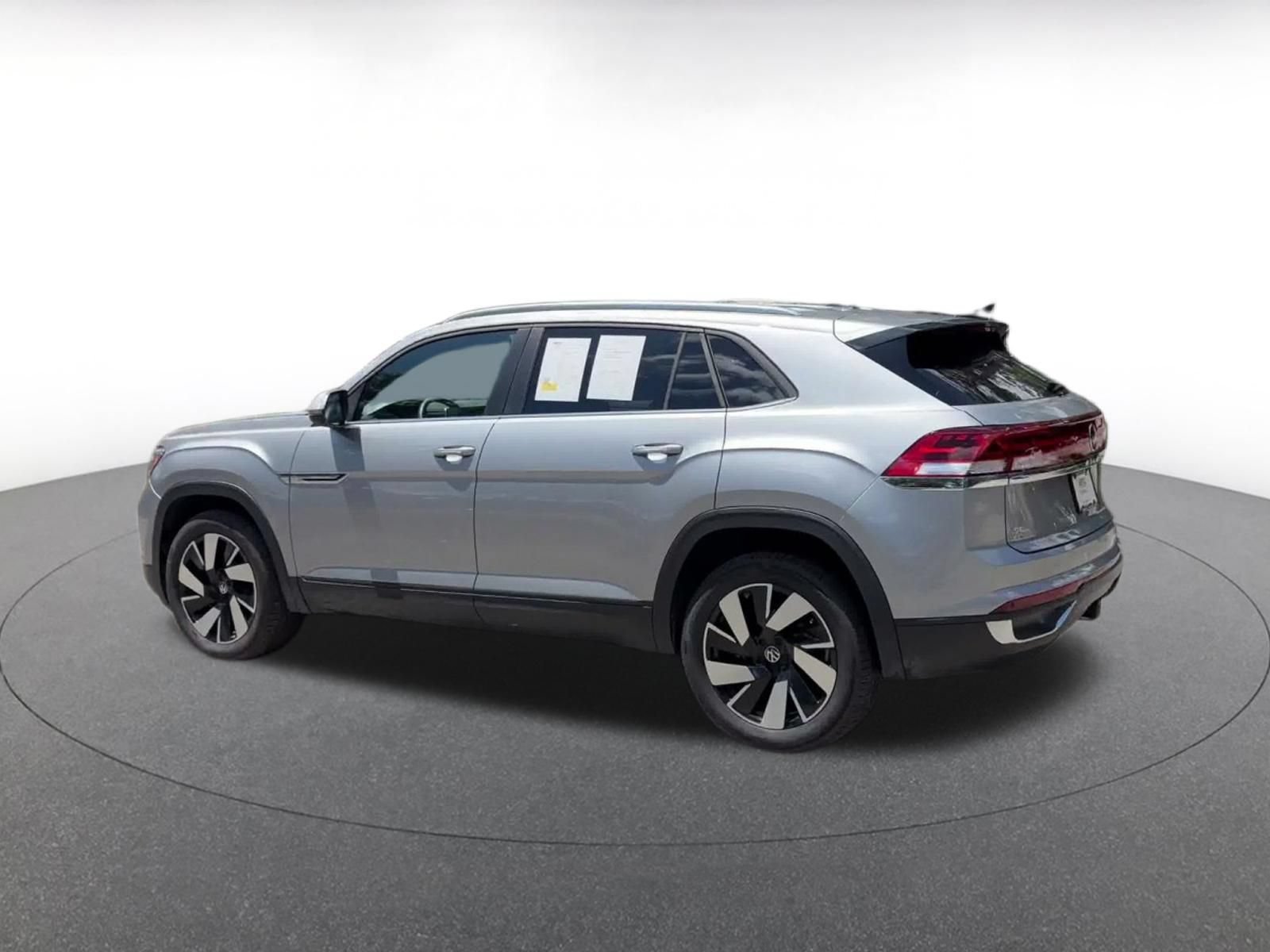 Used 2026 Volkswagen Atlas Cross Sport SE AWD/4WD image 9
