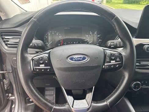Used 2022 Ford Escape SEL AWD/4WD image 16
