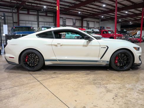 Used 2020 Ford Mustang Shelby GT350 w/ Technology Package RWD image 10