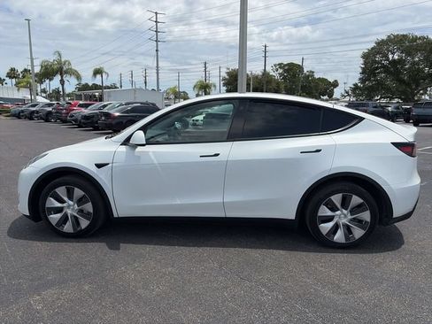 Used 2023 Tesla Model Y Long Range AWD/4WD image 4