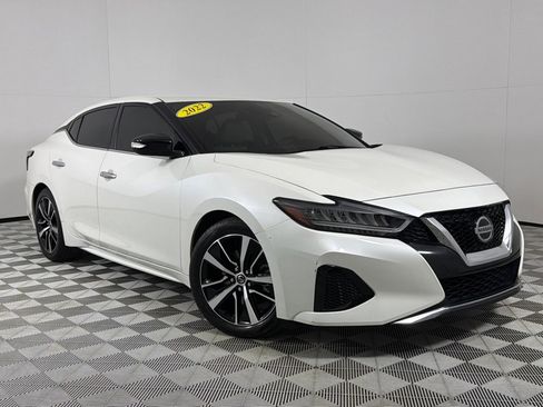 Used 2022 Nissan Maxima SV w/ Floor Mat Group image 2