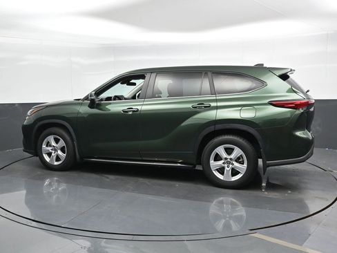 Used 2023 Toyota Highlander L image 9