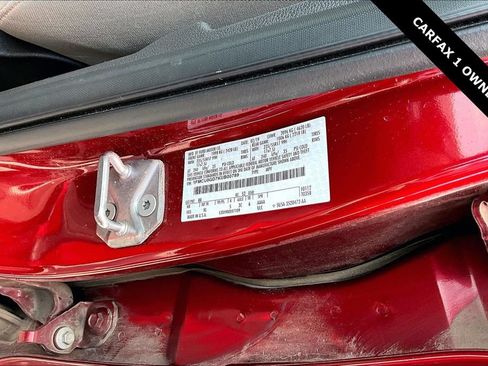 Used 2019 Ford Escape SE FWD image 17