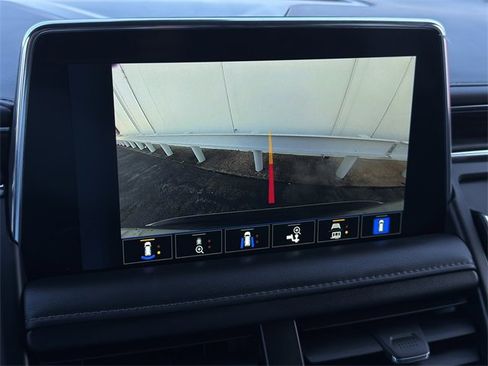 Used 2022 Chevrolet Tahoe LT w/ Luxury Package image 19