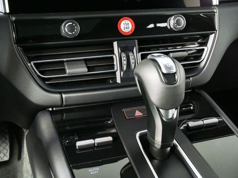 New 2026 Porsche Macan S AWD/4WD image 17