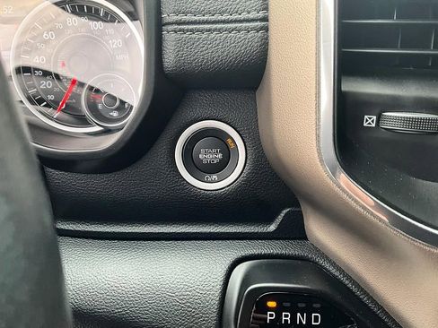 Used 2022 RAM 1500 Laramie AWD/4WD image 18