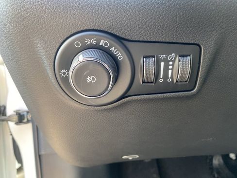 New 2026 Jeep Compass Latitude AWD/4WD image 19