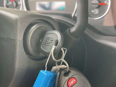 New 2025 GMC Savana 3500 w/ Power Convenience Package image 17