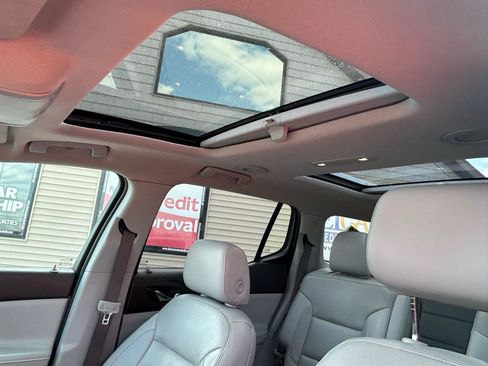 Used 2017 GMC Acadia SLT FWD image 19
