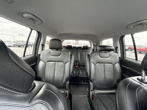 Used 2023 Jeep Grand Cherokee L Limited w/ Luxury Tech Group II image 28