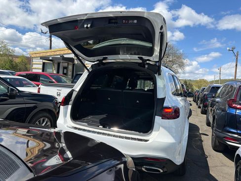 Used 2025 Mercedes-Benz GLS 450 4MATIC image 9