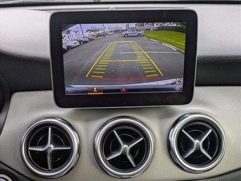 Used 2020 Mercedes-Benz GLA 250 image 14