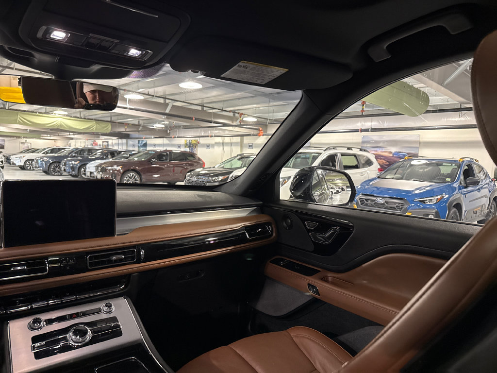 Used 2023 Lincoln Aviator Reserve w/ Equipment Group 201A AWD/4WD image 25