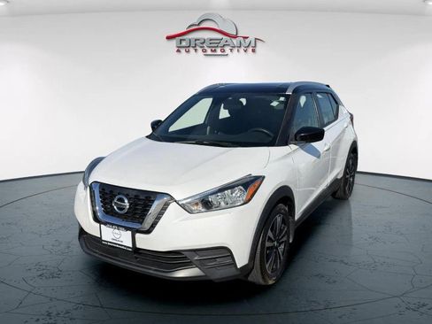Used 2020 Nissan Kicks SV FWD image 3