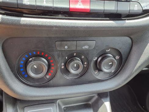 Used 2019 RAM ProMaster City Wagon image 17