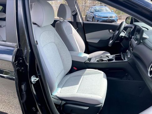 Used 2023 Hyundai Kona SE w/ Cargo Package FWD image 11