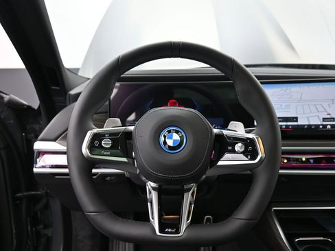 New 2026 BMW 750e xDrive image 12