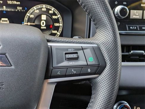 Used 2024 Mitsubishi Outlander SE Black Edition image 29