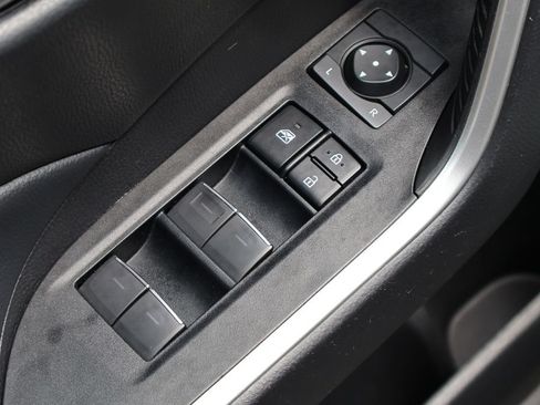 Used 2022 Toyota RAV4 XLE AWD/4WD image 15