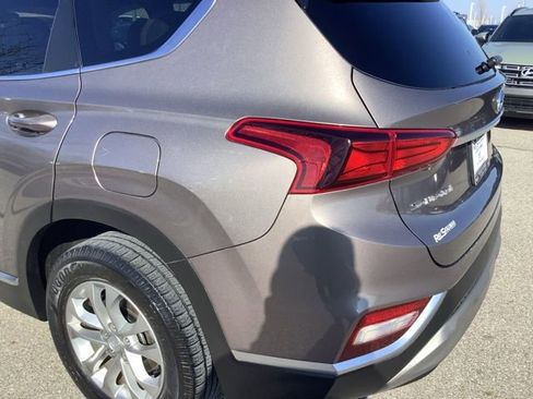 Used 2019 Hyundai Santa Fe SE image 32