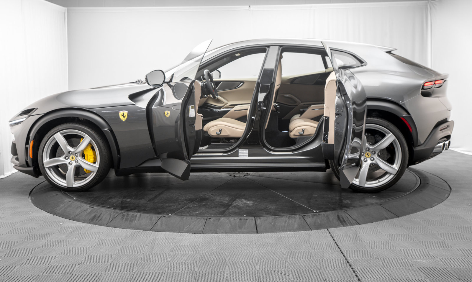 Used 2026 Ferrari Purosangue AWD/4WD image 4