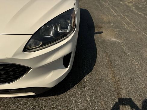 Used 2022 Ford Escape SE image 10